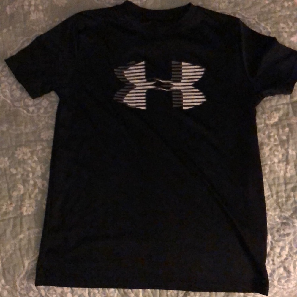 Boys UnderArmour Black Dryfit T-shirt